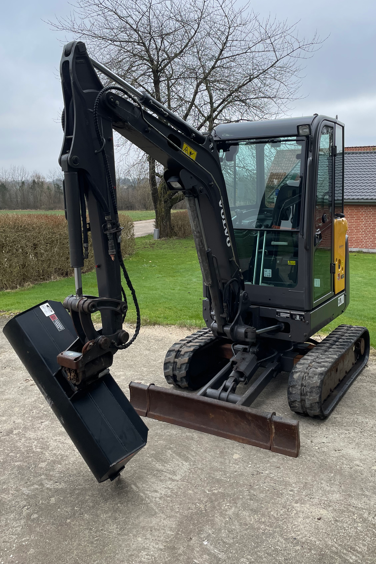 Udlejning af minigraver 2 ton volvo